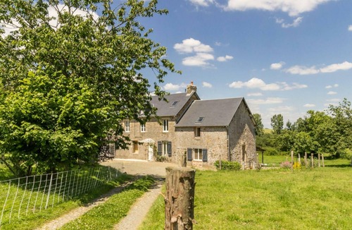Bourguenolles Cottage | Charming Normandy cottage with wood stove and private yard