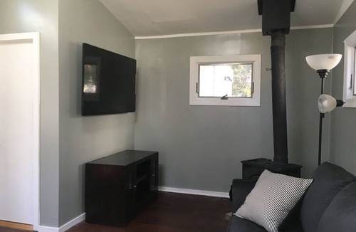 Baiting Hollow House | Charming, North Fork Cottage in a private Beach community.