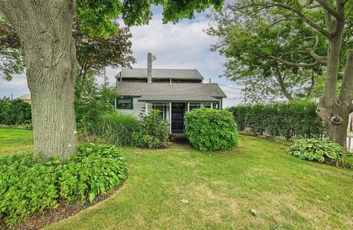 New Suffolk Apartment | Charming North Fork Cottage, Steps to Waterfront