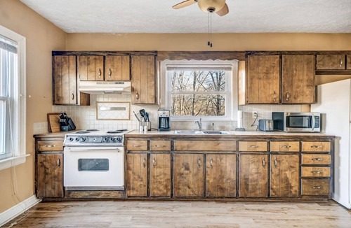 Joelton House | Charming Northwest Nashville Farmhouse