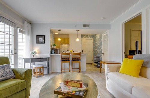 Westside Norwich Condo | Charming Norwich Condo w/ Pool Access!