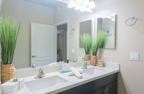 Marina Peninsula Apartment | Charming Oasis by the Beach 1Bed, fitness & Pool in gorgeous Marina del Rey