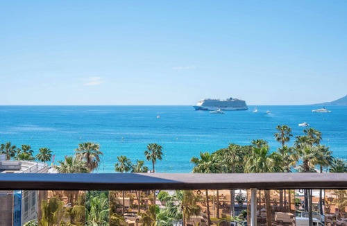 Cannes City Centre Apartment | Charming oasis with terrace 4 BD/8P - Cannes