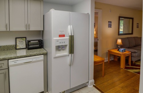 Silver Springs Shores Condo | Charming Ocala Condo w/ Balcony & Pool Access!