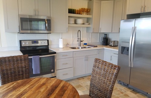 Laie Cottage | Charming Ocean Front/Beach Front/Cottage n30 day rental