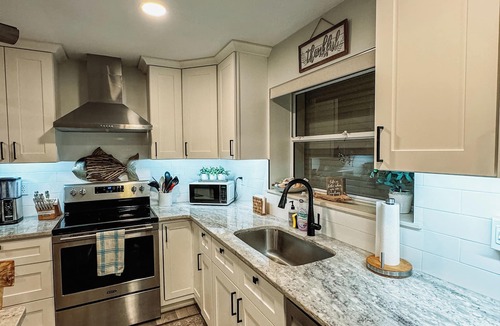 O'byrne House | Charming Oceanfront Beach Cottage - Excellent Value