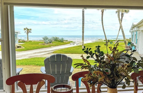 O'byrne House | Charming Oceanfront Beach Cottage - Excellent Value