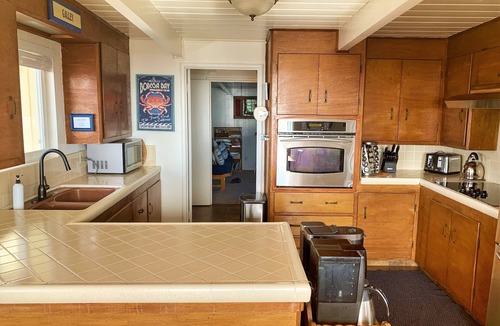 Bodega Bay Cottage | Charming Oceanfront Cottage at Schoolhouse Beach