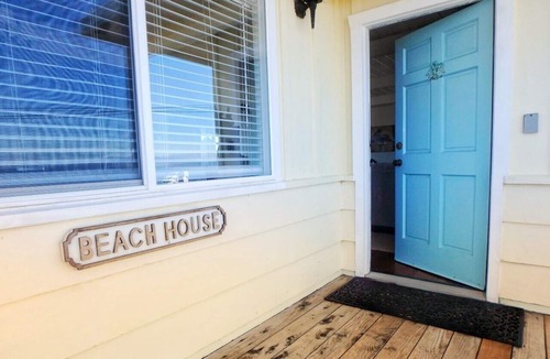 Bodega Bay Cottage | Charming Oceanfront Cottage at Schoolhouse Beach