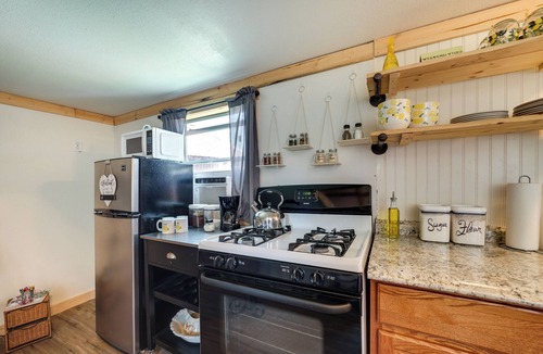 Rufe Apartment | Charming Oklahoma Retreat w/Grill - Pets Welcome!