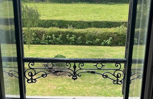 Noyant-la-Gravoyere House | Charming old railway station set in lush parkland