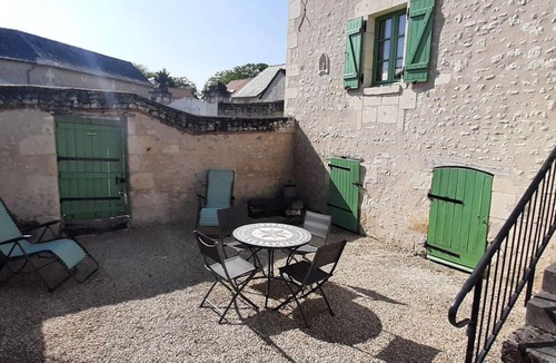 Tavant Cottage | Charming Old House near Chinon with Private Courtyard