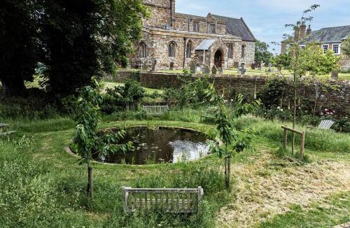 Woodford Halse Apartment | Charming Old Schoolroom