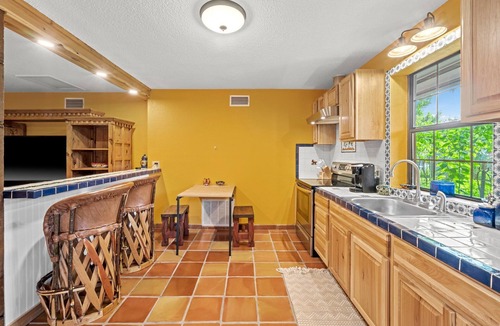 Kerrville House | Charming old world Spanish Casita