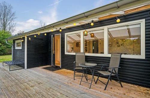 Elsegarde Strand House | Charming Older Holiday Home With Several Terraces, Annex, Hot Tub And Shelter Just A Few Minutes Walk From Elsegårde Beach And Close To Ebeltoft