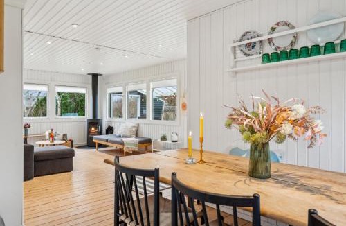 Elsegarde Strand House | Charming Older Holiday Home With Several Terraces, Annex, Hot Tub And Shelter Just A Few Minutes Walk From Elsegårde Beach And Close To Ebeltoft
