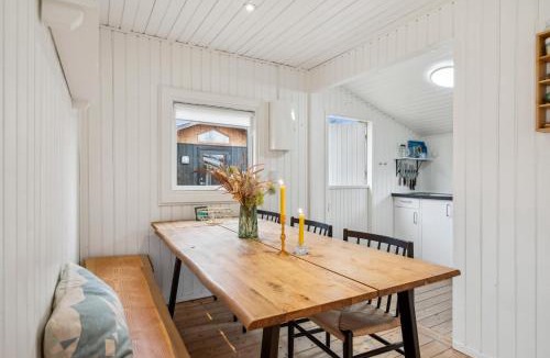 Elsegarde Strand House | Charming Older Holiday Home With Several Terraces, Annex, Hot Tub And Shelter Just A Few Minutes Walk From Elsegårde Beach And Close To Ebeltoft