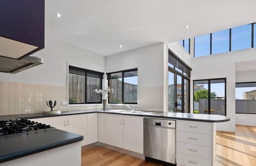 Highton House | Charming on Catherine