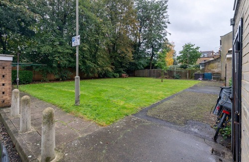 Thamesfield Apartment | Charming One Bed Abode In East Putney