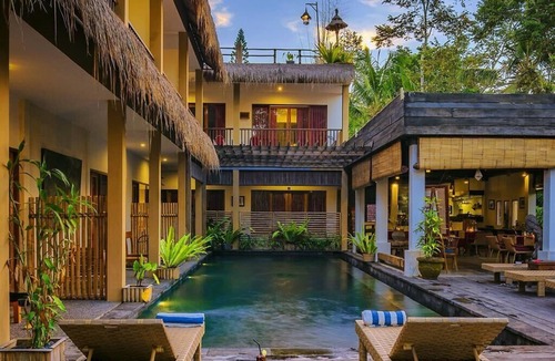Kenderan House | Charming one bedroom close to Ubud with a shared infinity-edge swimming pool