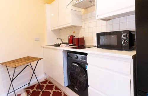 Alibon Apartment | Charming One Bedroom Apartment