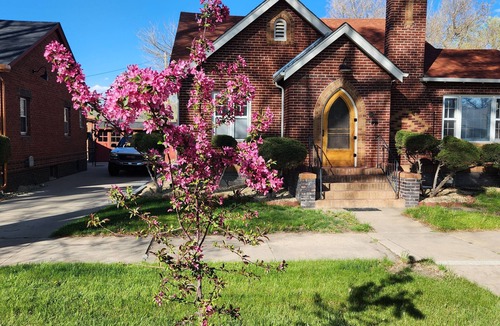 Pueblo Cottage | Charming one bedroom Cottage/Duplex in Pueblo