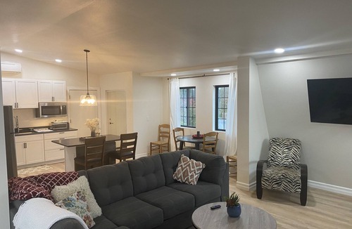 Aurora Apartment | Charming One-Bedroom Deck Apartment