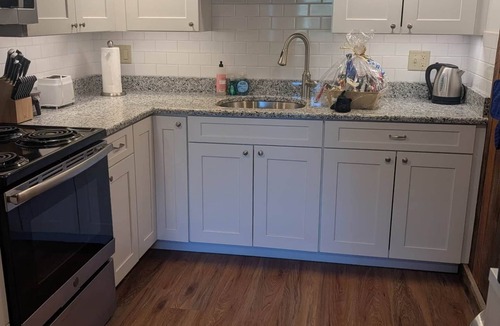 New Haven Apartment | Charming one bedroom just minutes to Middlebury!
