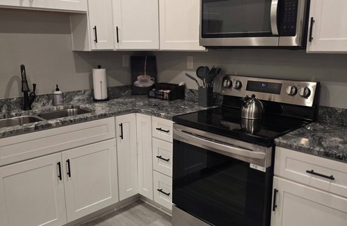 Lebanon House | Charming one level 2-bedroom townhome in brilliant Lebanon!