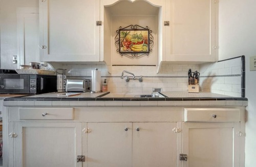 Sam Hughes House | Charming/Outdoor Dining/1 BR 1 BA/Sam Hughes
