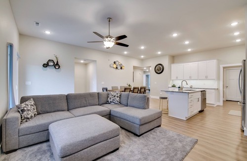 Ozark House | Charming Ozark Abode w/Yard & Pool Access