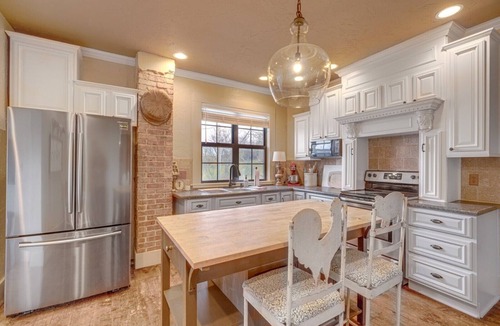 Ponce De Leon House | Charming Ozark Farmhouse Located Between Springfield and Branson, MO