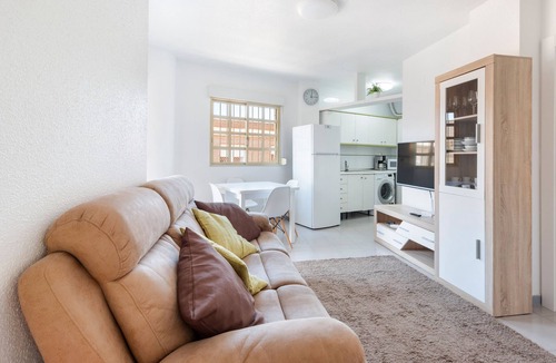 Molino del Chirrete Apartment | 'Charming Playa Arena' Apartment with Sea Views, Wi-Fi and Air Conditioning