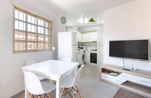 Molino del Chirrete Apartment | 'Charming Playa Arena' Apartment with Sea Views, Wi-Fi and Air Conditioning