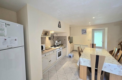 Campagnac-les-Quercy Cottage | Charming Périgourdine house with shared pool and Wi-Fi
