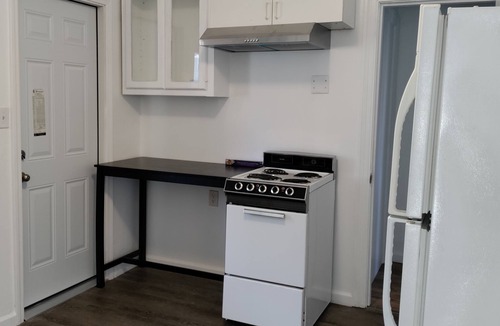 College Terrace Apartment | Charming Palo Alto Home Next to Stanford