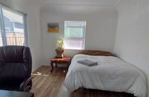 College Terrace Apartment | Charming Palo Alto Home Next to Stanford