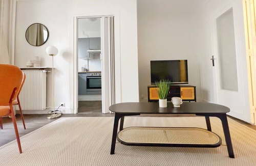 20th Arrondissement Apartment | Charming Parisian Apartment in the Heart of the 20th Arrondissement