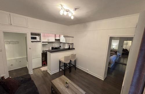 Saint-Vincent-de-Paul Apartment | Charming Parisian pied-à-terre!