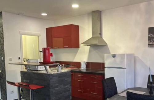 Lespignan House | CHARMING PAVILION 10 minutes from the beach.