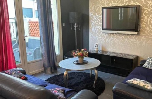 Lespignan House | CHARMING PAVILION 10 minutes from the beach.