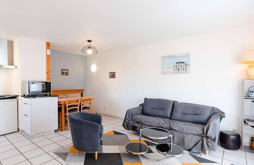 Foulquines Villa | Charming pavilion with solarium, pool, and parking in Narbonne-Plage