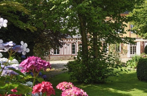 Boudeville Cottage | Charming Pays de Caux Normandie gîte 20 minutes from the coast.