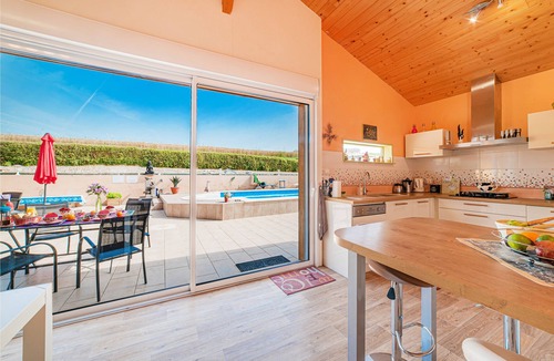 Verteuil-dAgenais Ski Chalet | Charming, peaceful chalet with private pool