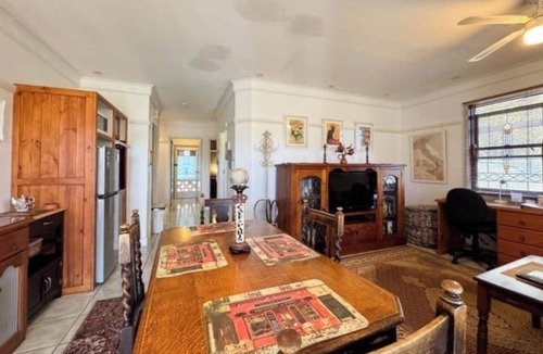 Parkes Apartment | Charming peaceful two-bedroom apartment