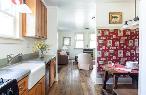 Warm Springs Cottage | Charming Pet-Friendly Cottage with access to Old Dairy Complex