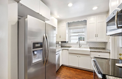 Wolfe Park House | Charming Pet-Friendly 2BR Duplex Haven