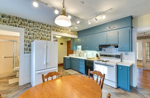 Caledonia Cottage | Charming Pet-friendly Vacation Rental w/Backyard!