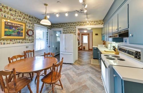 Caledonia Cottage | Charming Pet-friendly Vacation Rental w/Backyard!