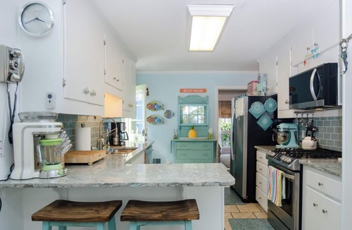 Wrightsville Beach House | Charming pet-friendly cottage w upscale amenities!